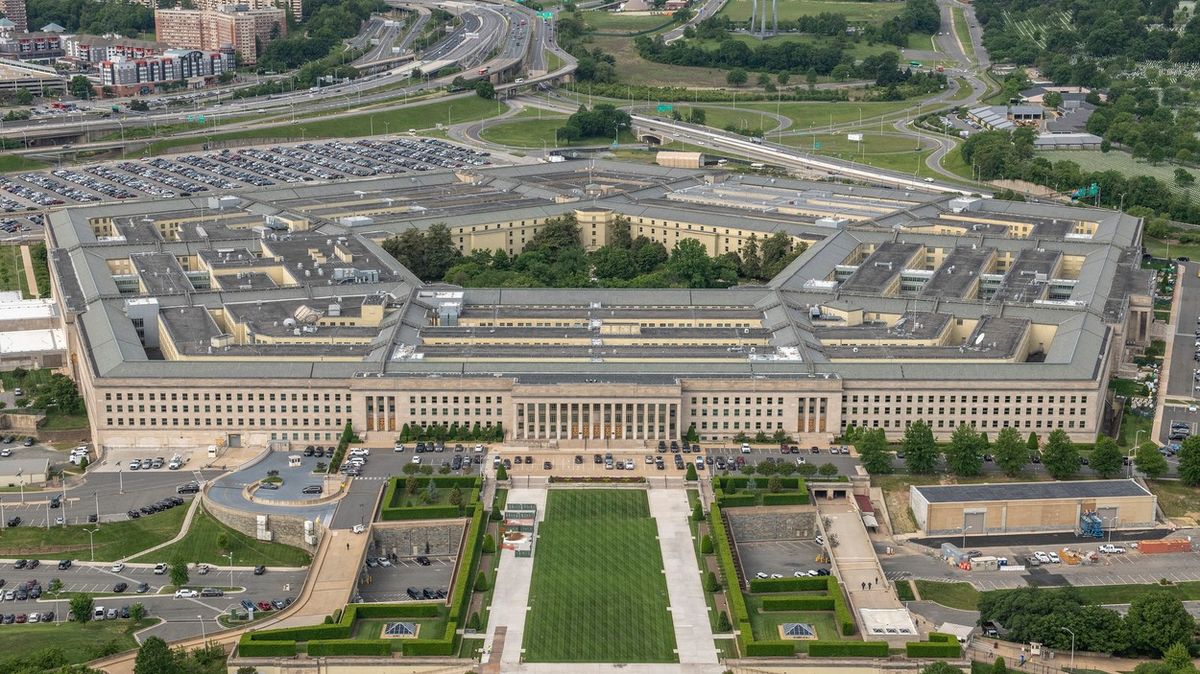 Falešný snímek exploze v Pentagonu způsobil rozruch. Ukázal rizika spojená s AI